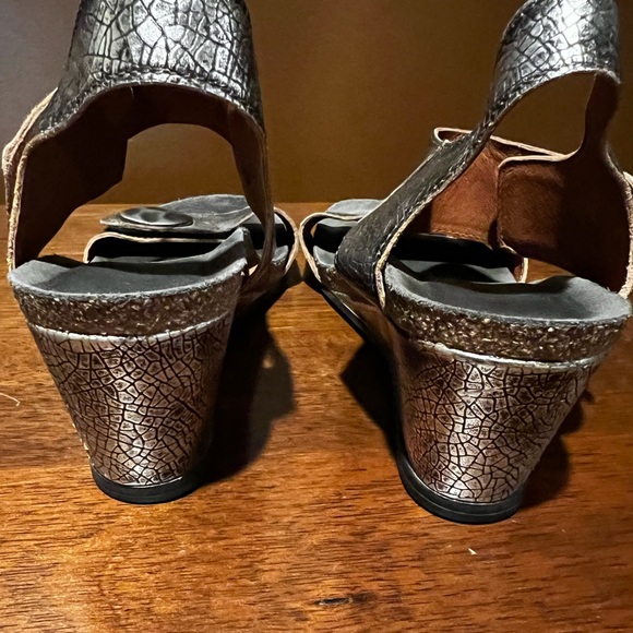 Taos Carousel  Low Heel Sandal Size 38 - Picture 7 of 11